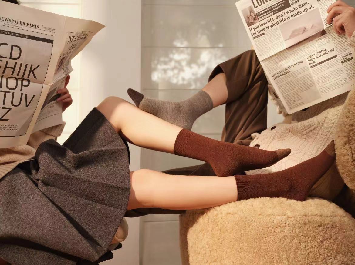 Derniers blogs de l'entreprise sur Comment choisir les bonnes chaussettes pour les différentes saisons (Un guide complet)