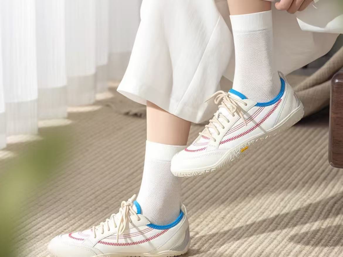 Derniers blogs de l'entreprise sur Bambous contre chaussettes de coton: quel matériau est vraiment plus durable?