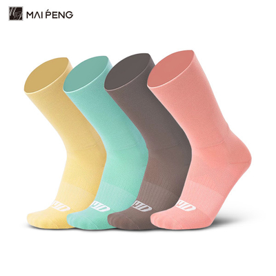 acheter Des chaussettes de vélo colorées des chaussettes de compression de vélo de montagne réfléchissantes sur mesure online manufacture