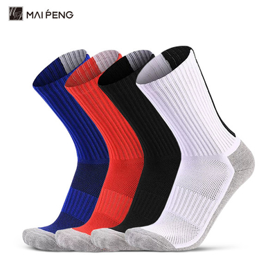 Broderie Des chaussettes de football pour hommes anti glissade Grip Des chaussettes de football Logo personnalisé