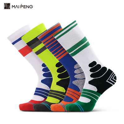 Des chaussettes de basket-ball sur mesure avec des coussins Terry