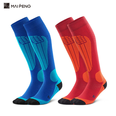 Des chaussettes chauffantes unisexes épaisses de ski thermique