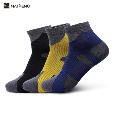 Des chaussettes de sport sur mesure pour hommes, chaussettes de course à pied